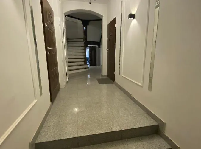 Urban Jungle! Apartment